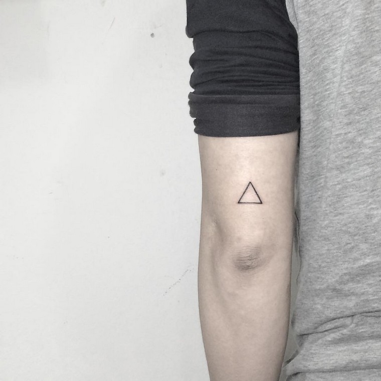 tatouage-homme-triangle-idees