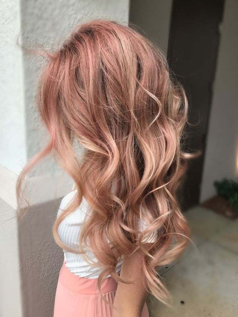 balayage-blonde-cheveux-rose-clair-nuances