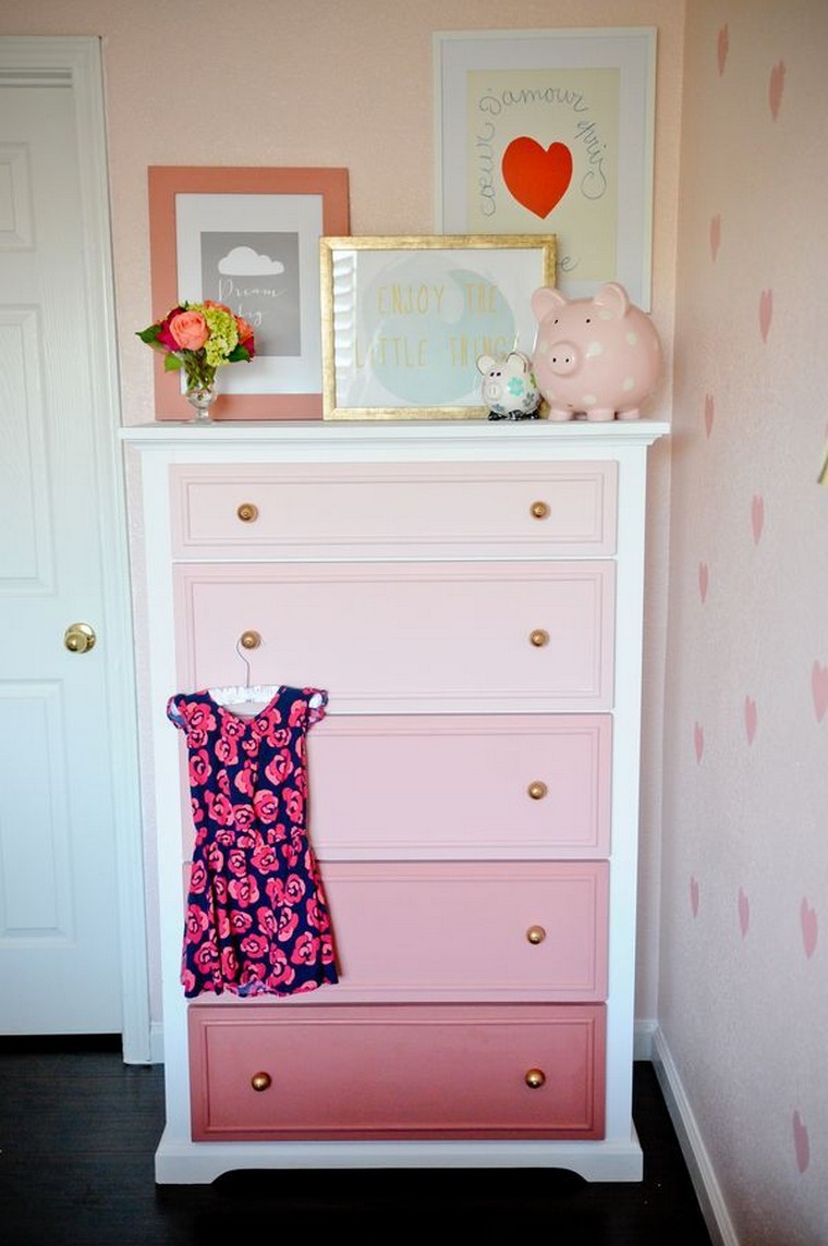 cadres-deco-fille-idee-ado-fille-chambre-deco