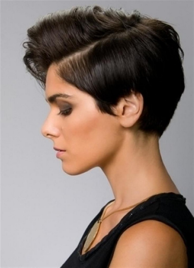 cheveux-courts-coupe-femme-idees-look