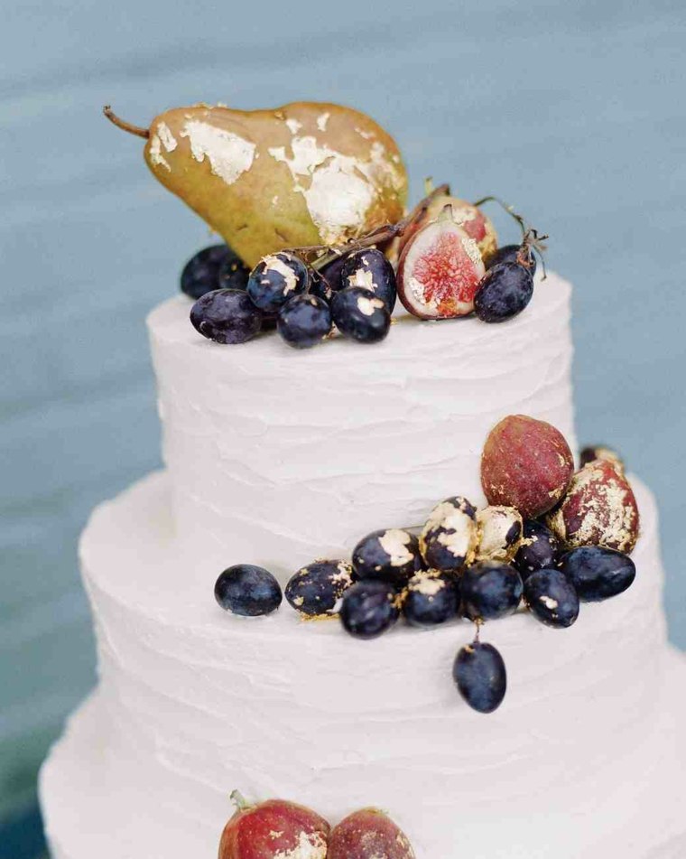 gâteau de mariage automne-blanc-raisins-poire