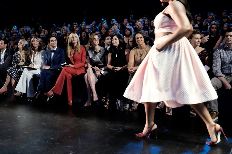 grande taille femme fashion-week-new-york-robe-rose