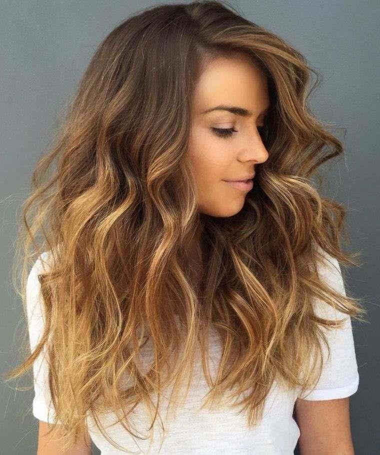 reflets-cheveux-femme-coloration