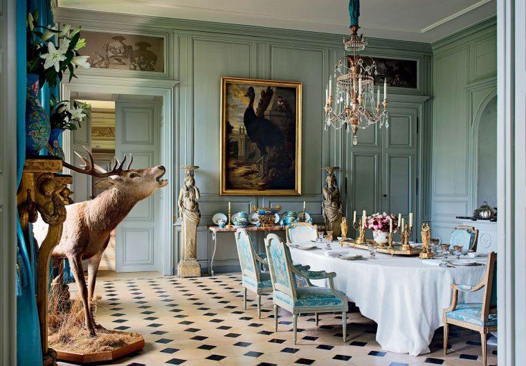 chaise-baroque-table-salle-a-manger-design-interieur