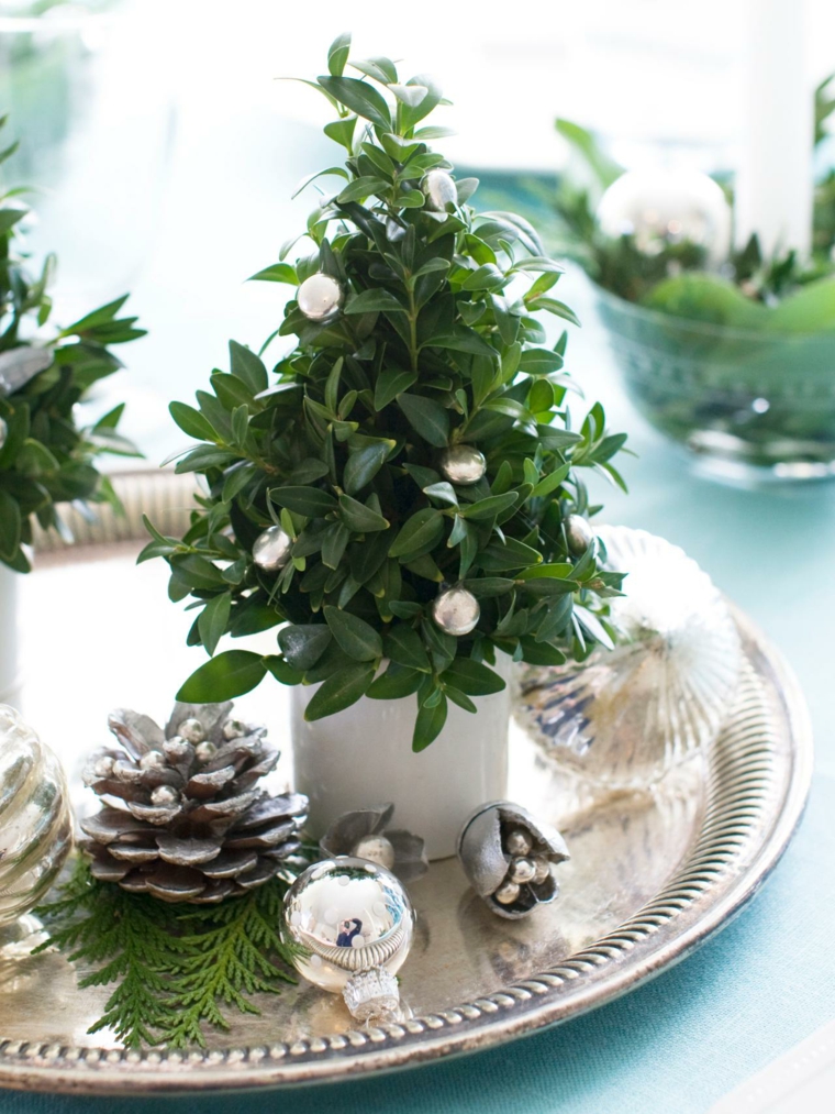décoration de table de noël verte-argent
