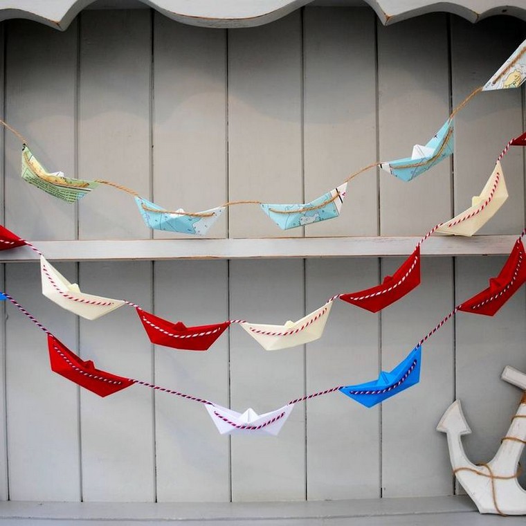 guirlande-papier-bateau-origami-debutant