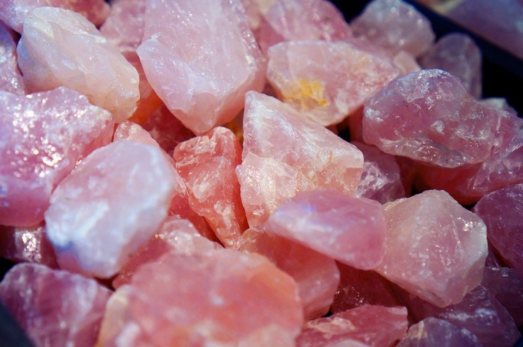 rose-quartz-cristaux-guerison-proprietes-signification