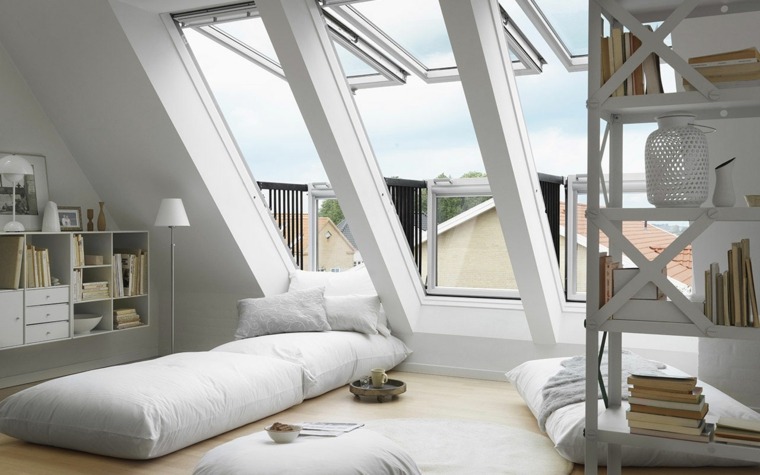 chambre mansardée blanc-bois-fenetres-balcon