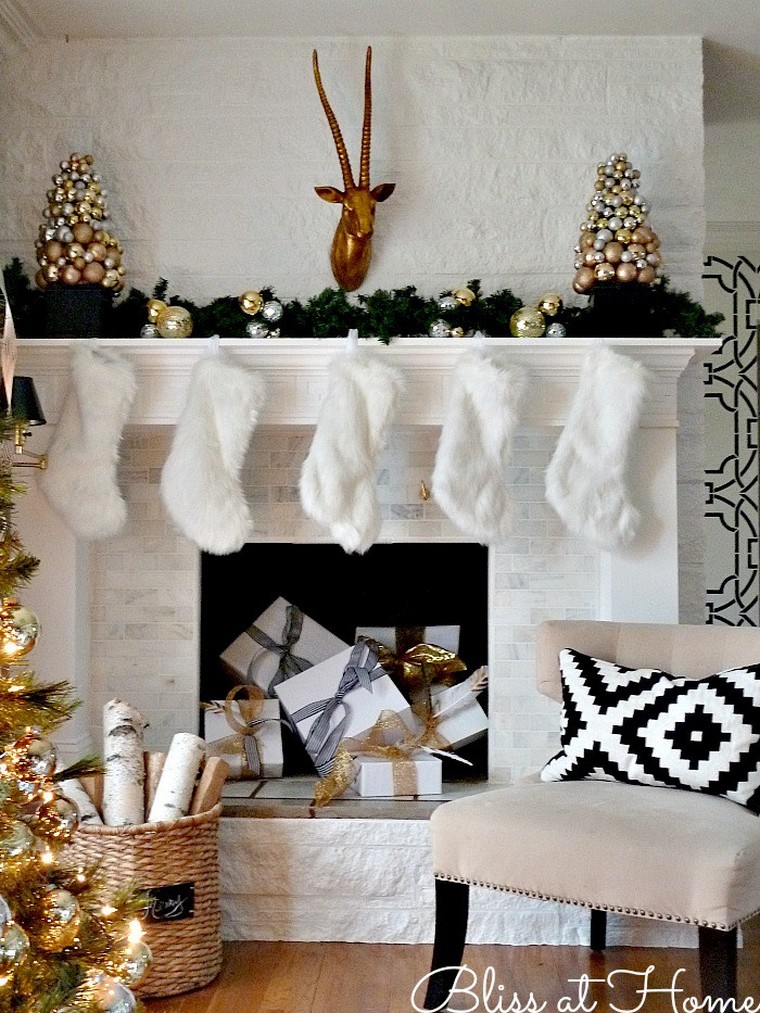 deco-noel-moderne-manteau-cheminee-deco