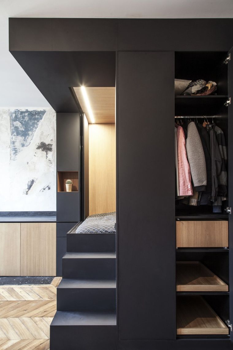 déco petit appartement parisien-design-moderne-noir-bois