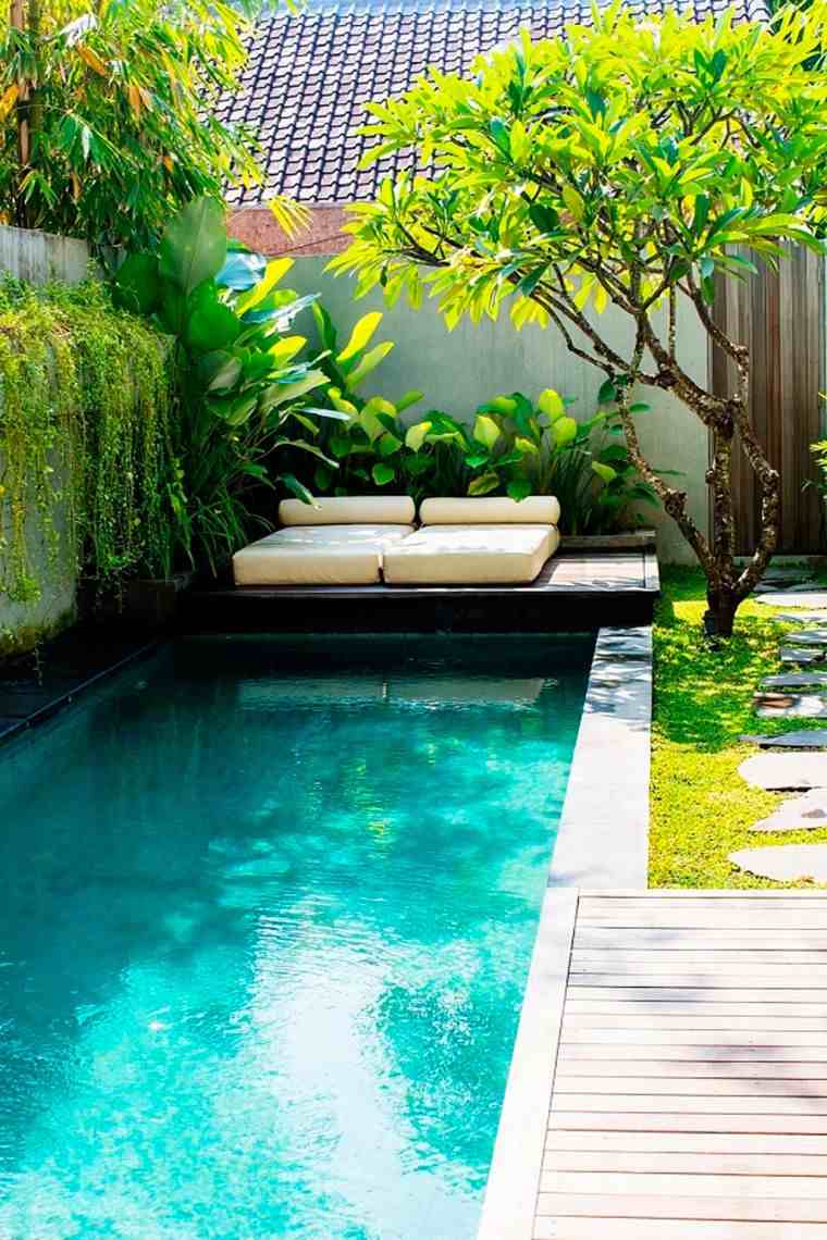 idee-amenagement-petite-piscine-moderne-terrasse-style-mediterraneen