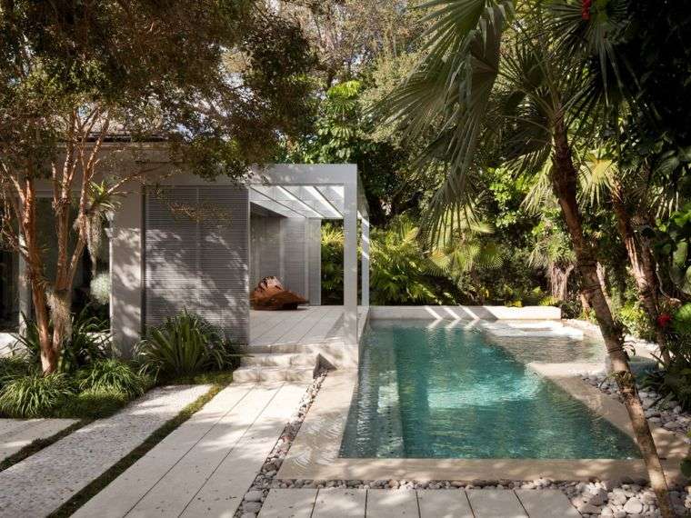 idee-maison-avec-jardin-piscine-style-mediterraneen-deco