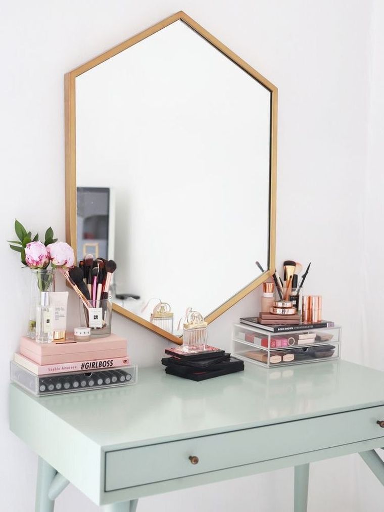 miroir-chambre-meuble-coiffeuse-moderne-design-geometique