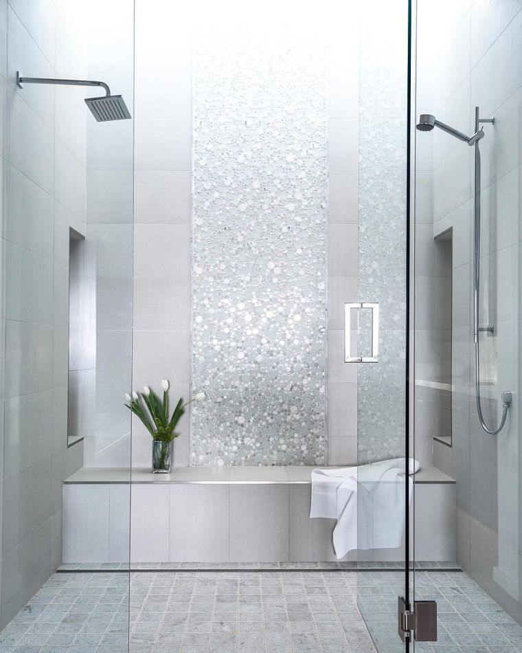salle-de-bain-luxe-douche-carrelage-mosaique-style-glamour