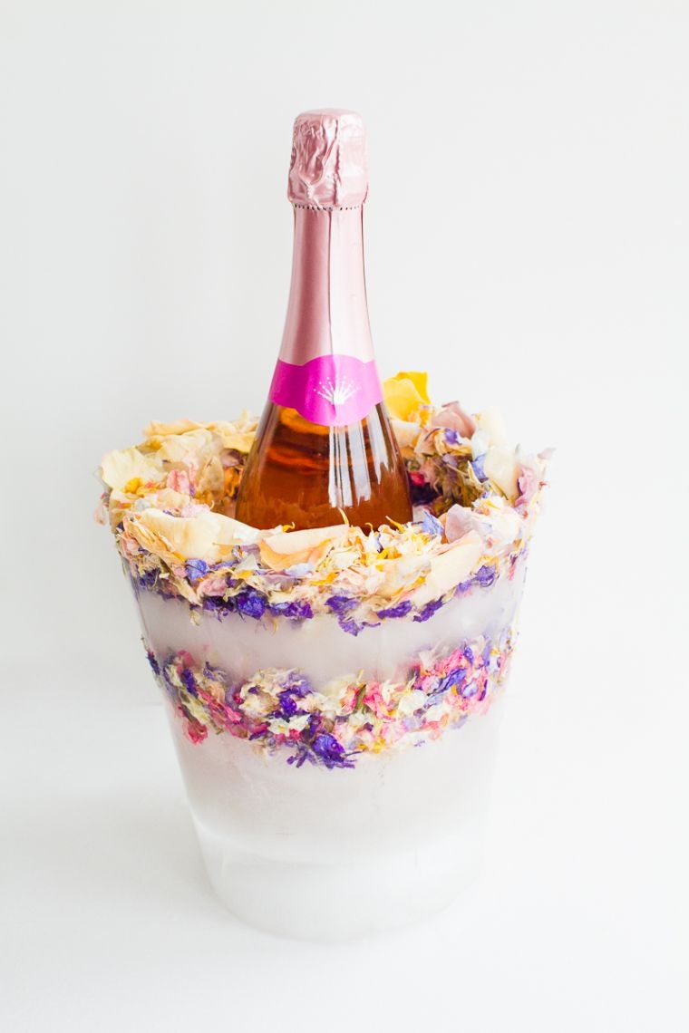 table-de-noel-deco-presentation-bouteille-champagne-glace
