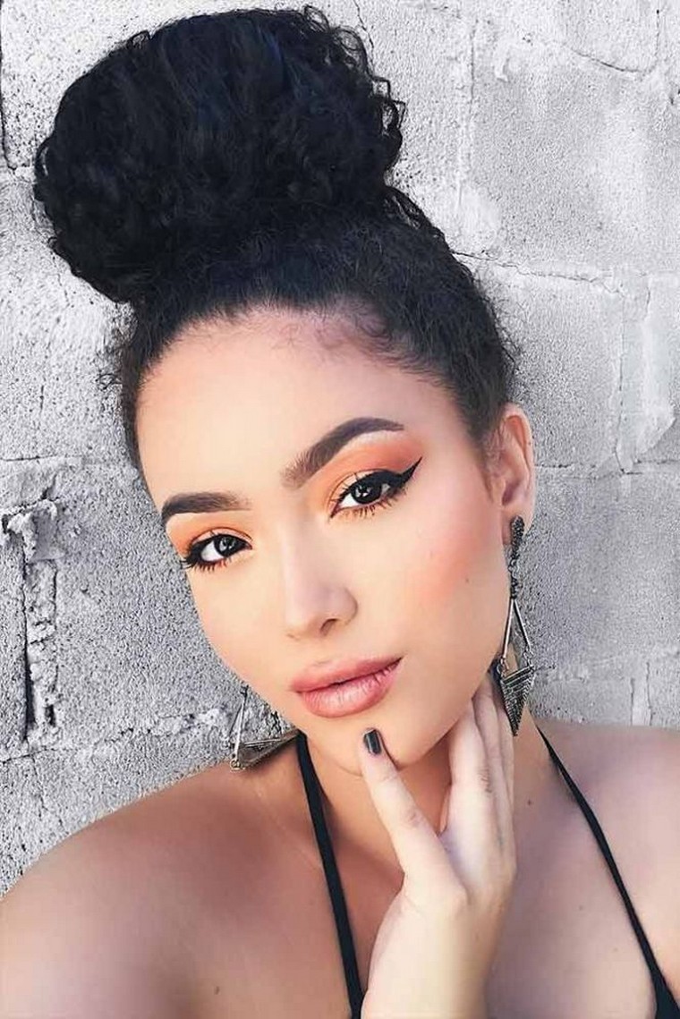 coiffure-facile-femme-cheveux-boucles