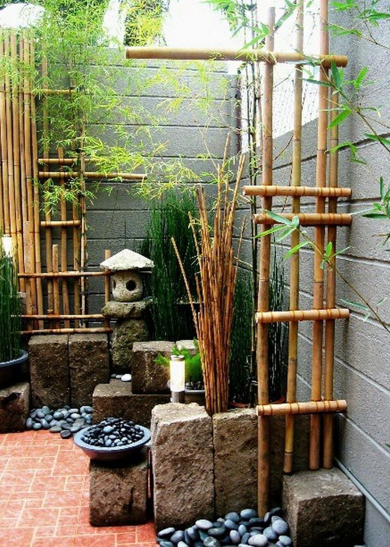 cour-interieur-deco-jardin-zen-petit-espace-pierre