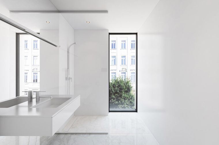 deco-minimaliste-interieur-salle-de-bain-photo-douche-italienne-meuble-suspendu