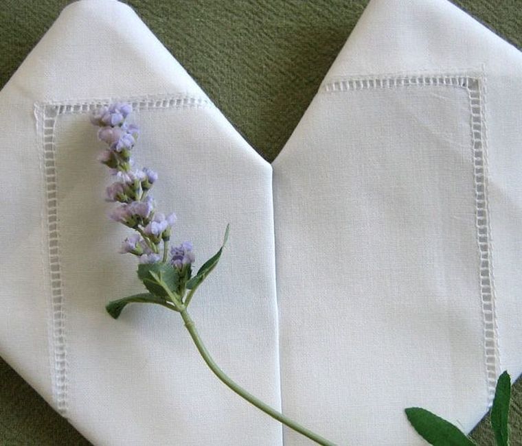 pliage serviette tissu-forme-coeur-facile-idees
