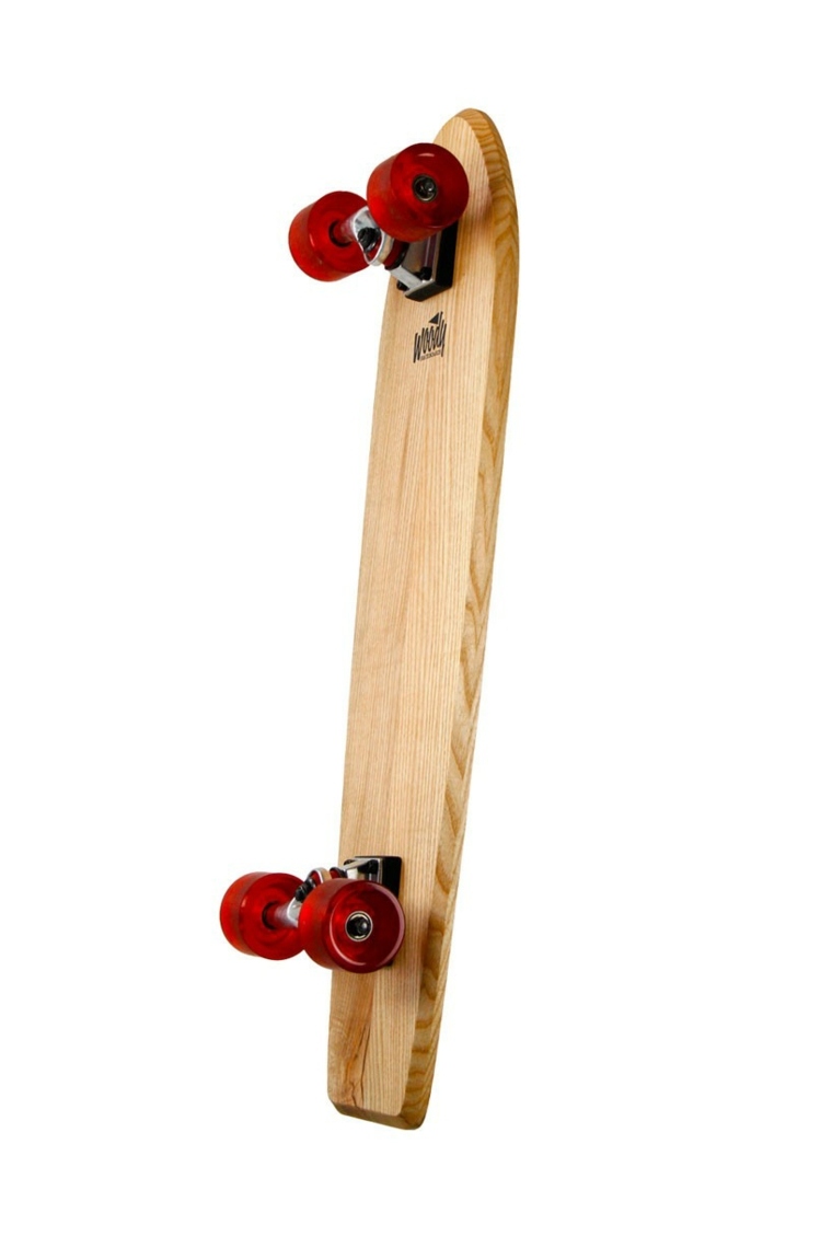 skateboard-allumette-roulettes-rouges