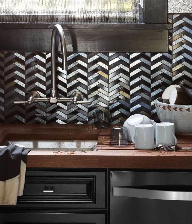 credence-noir-et-blanc-cuisine-moderne-deco-murale