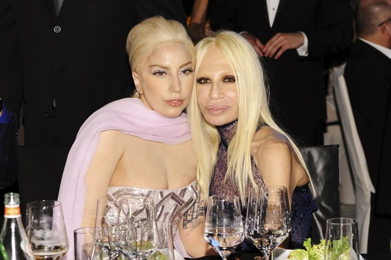 donatella versace Lady-Gaga-connaissance-amitie