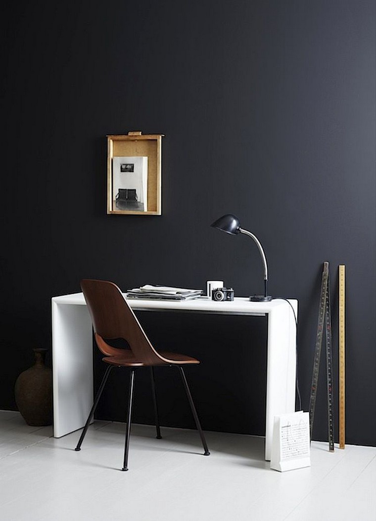 espace-travail-deco-mur-deco-minimaliste-design-moderne