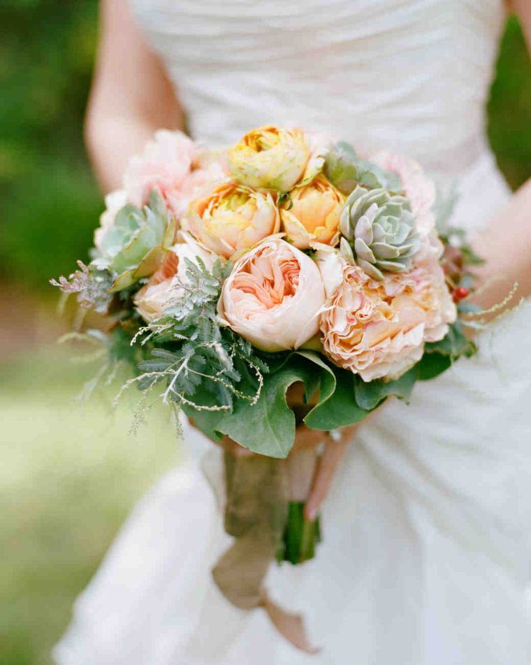 joli-bouquet-pour-mariage-idee-fleurs-couleurs