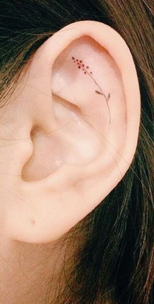 oreille-tatouge-femme-petit
