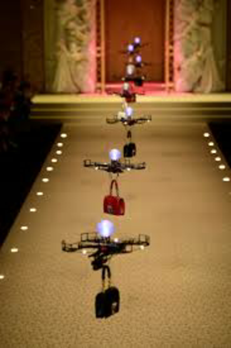 Fashion week Milan 2018 drones-dolce-et-gabbana-sacs