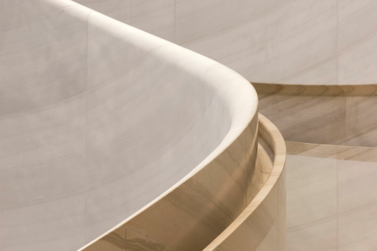 magasin Apple escalier-architectural-pierre-fait-main-detail