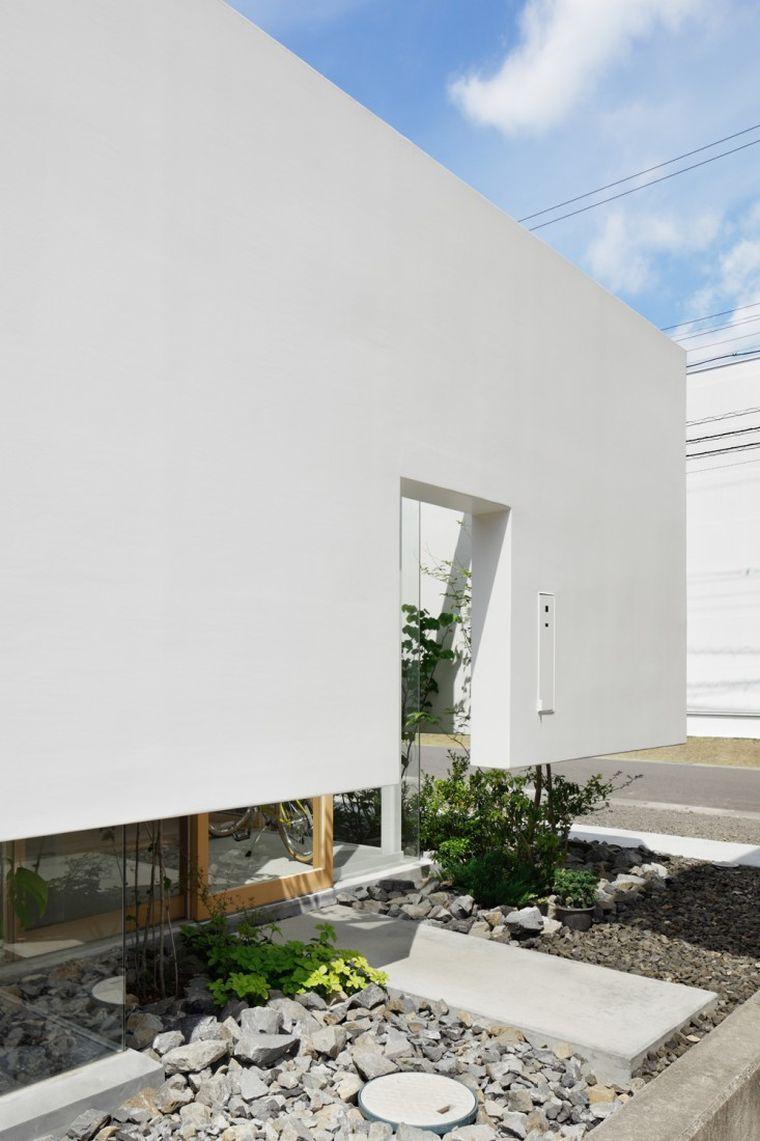 maison-moderne-petit-jardin-exterieur-japonais