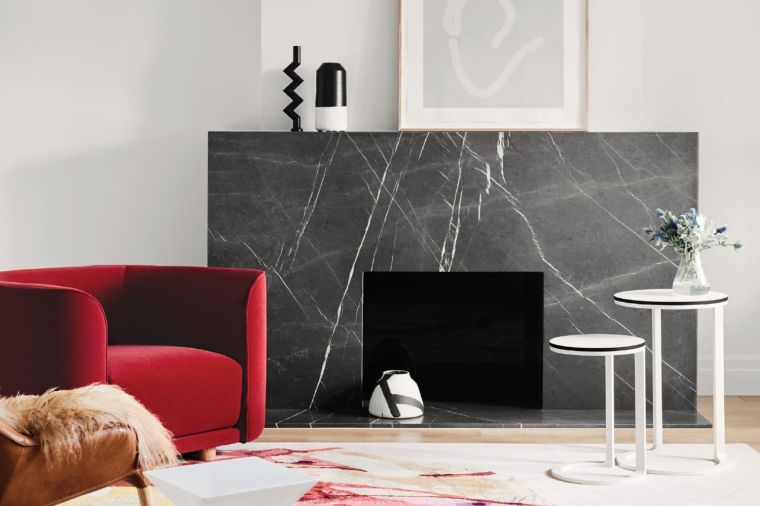 marbre noir deco-salon-manteau-cheminee-moderne