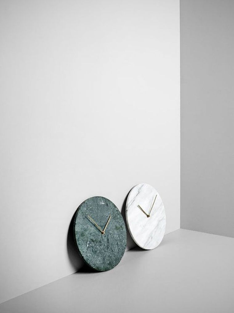 objet-deco-tendance-marbre-blanc-noir-horloge