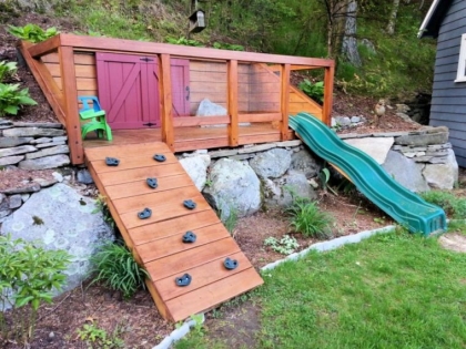 aire de jeux pour enfants mur-escalade-bois