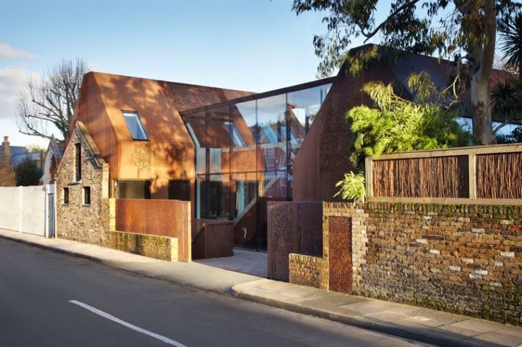 architecture maison moderne metal-acier-corten-verre