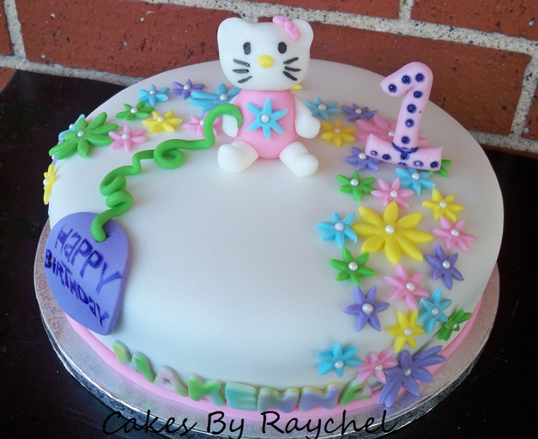 gateau-fleurs-et-hello-kitty