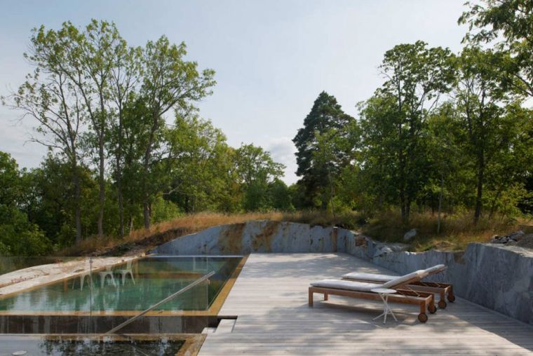 maison-avec-piscine-design-moderne-acier-corten