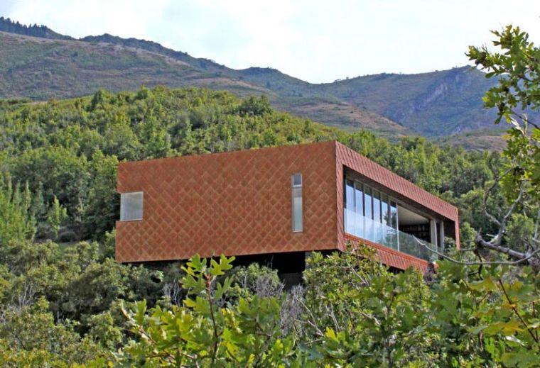 maison-moderne-architecte-facade-verre-acier-inoxydable