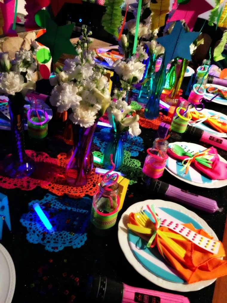 anniversaire fluo party table-couverts