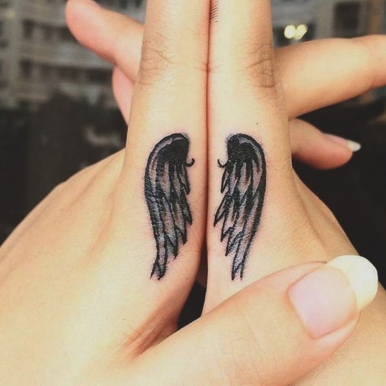 tatouage ailes oiseau