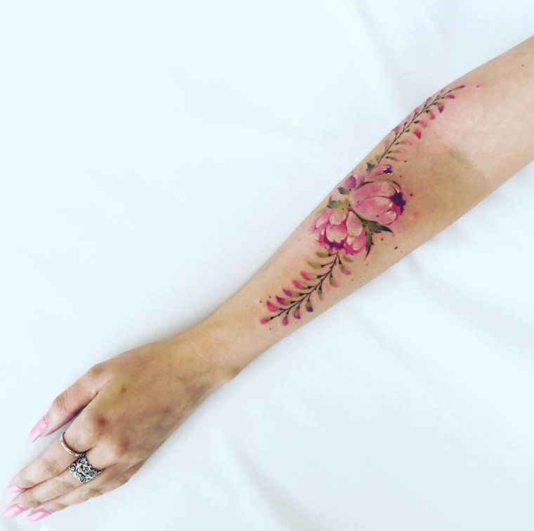 tatouage-pour-femme-fleur-idee