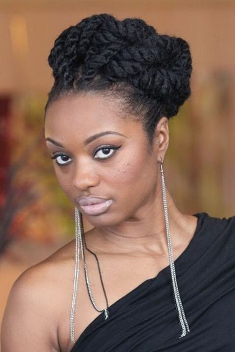 coiffure-femme-afro-cheveux-attaches-tresses