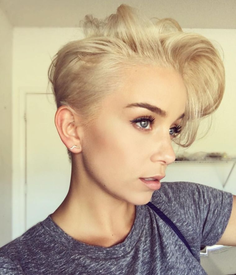 coupe-femme-cheveux-blond-pixie