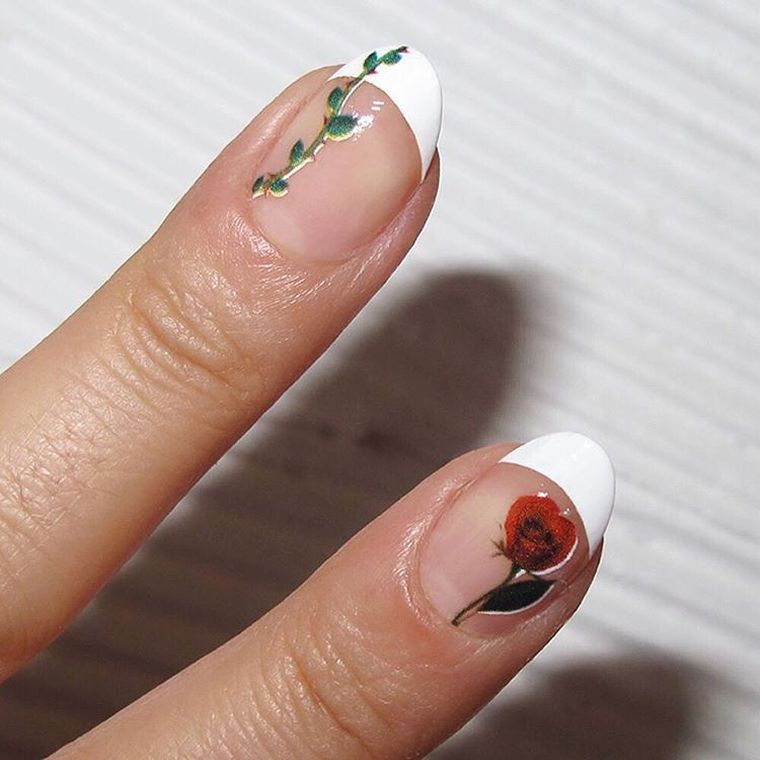 deco-ongles-french-manucure-fleurs-idee