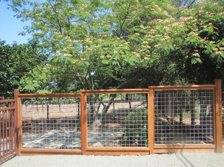 petite barrière de -jardin cloture-cadre-en-bois