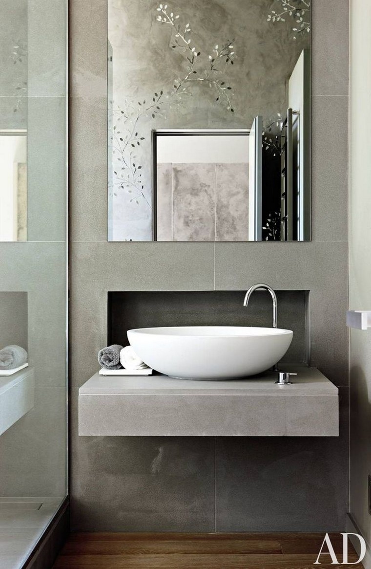 gris-blanc-design-interieur-salle-de-bain-moderne