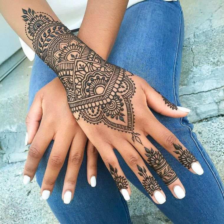 tatouage henné main-idee-motifs-deco