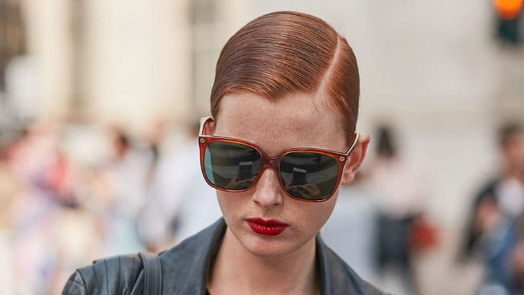 tres-courts-coupe-femme-style-lunettes