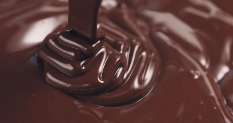 un gateau au chocolat fondu